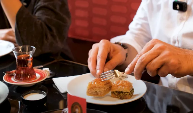 Türkiye’nin en özel tatlılarından baklava masaya yatırıldı.