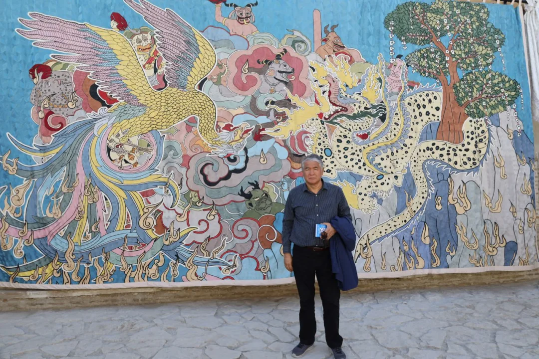 TÜRKSOY Genel Sekreteri Sultan Raev, Tarih ve Sanatın Buluştuğu Buhara Bienali’ni Ziyaret Etti