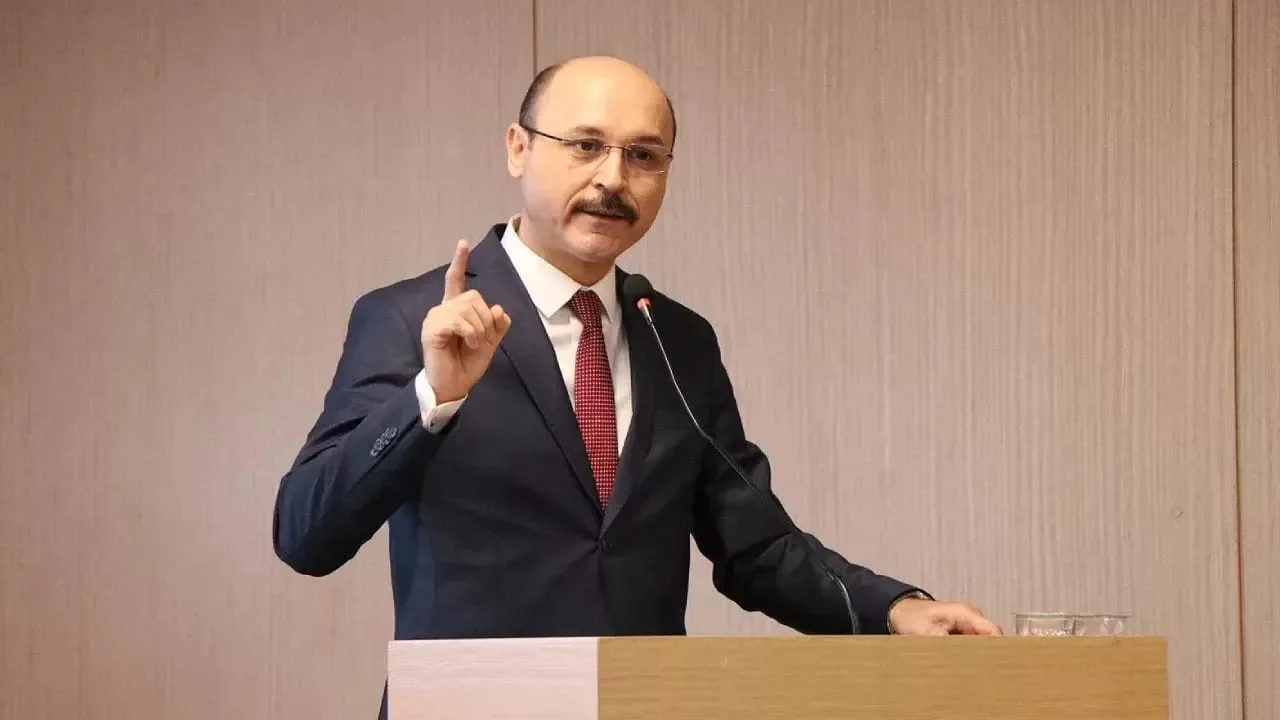 MEB’DE TÜM YÖNETİCİ ATAMALARI YAZILI SINAV BAŞARISINA GÖRE BELİRLENMELİDİR.