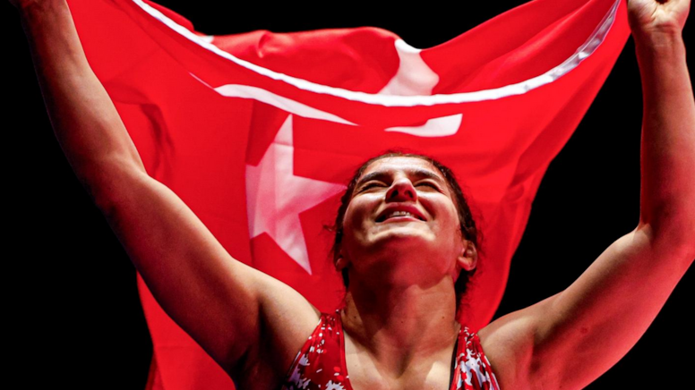 Nesrin Baş, güreşte üçüncü kez dünya şampiyonu