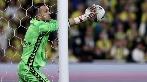 Samsunspor’un Etten Duvarı Okan Kocuk 44 haftadır eldivenleri çıkarmıyor, Rekora Koşuyor