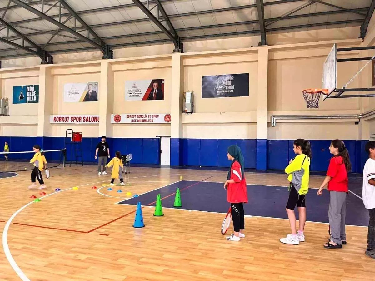 Korkut’ta Tenis Antrenmanları Yoğun İlgi Görüyor