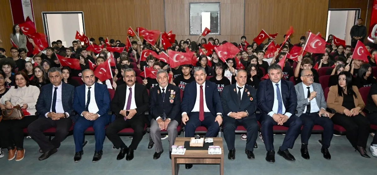 Osmaniye Devlet Bahçeli Fen Lisesinde, Gazilerle Birlikte Tarih Dersi Gibi Etkinlik Gerçekleştirildi