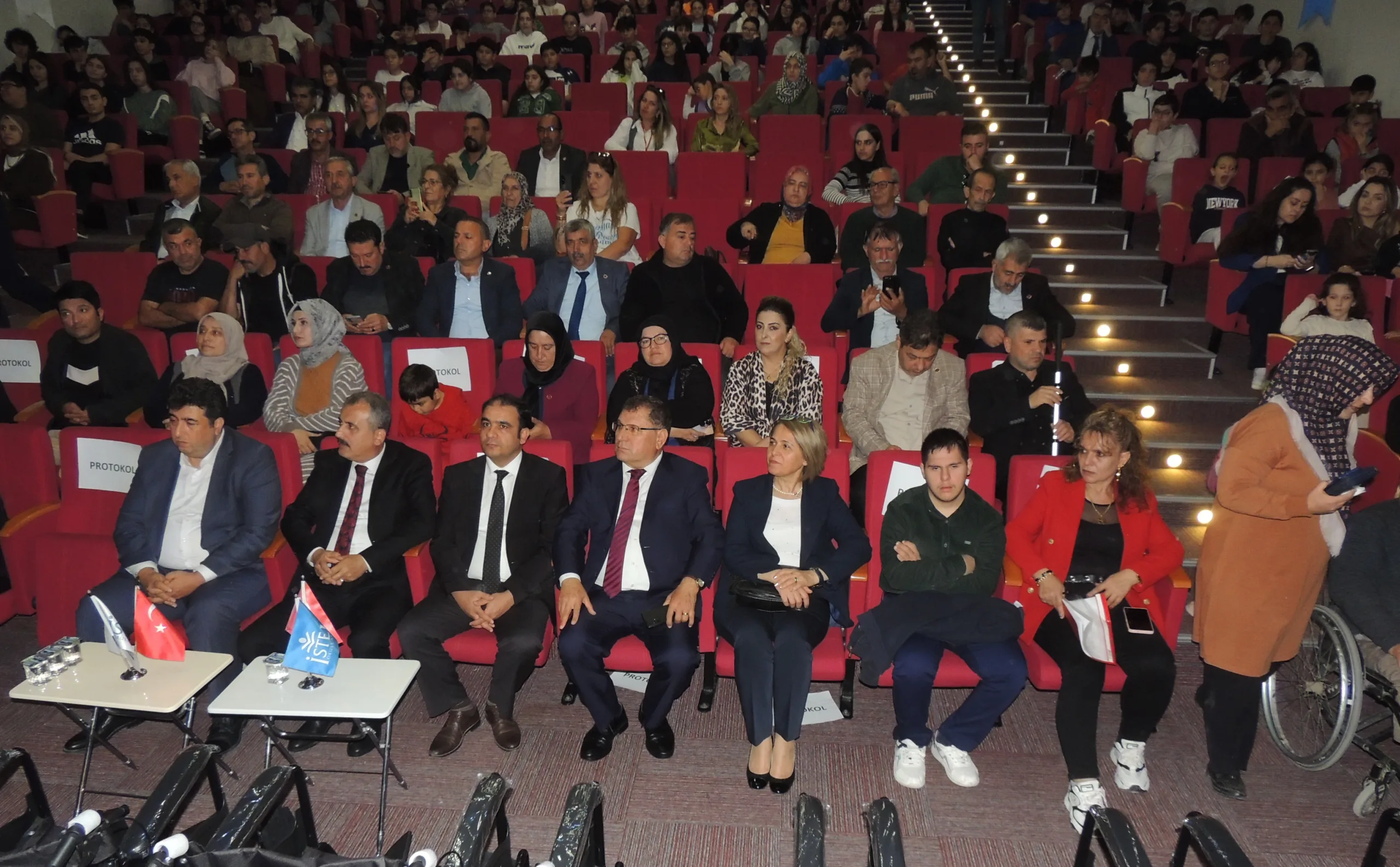İstek Okulları Tekerlekli Sandalyelerle Umut Oldu