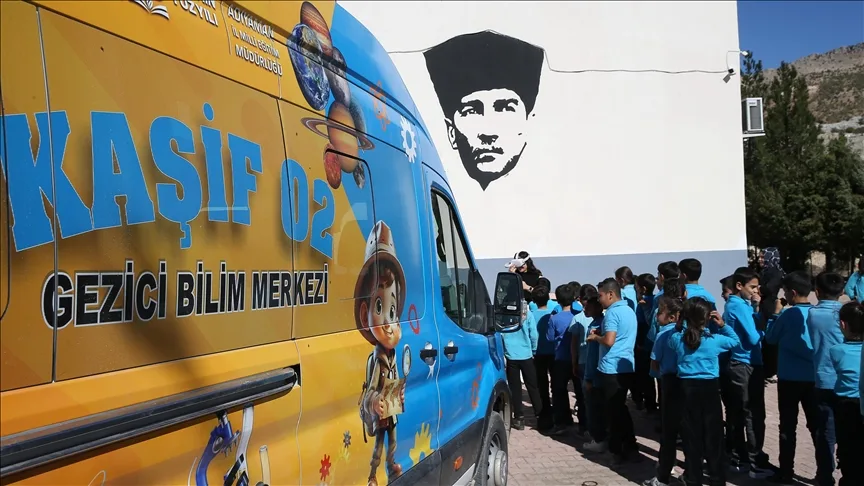 Adıyaman’ın köy okullarındaki öğrenciler bilimi “Kaşif 02” ile keşfediyor