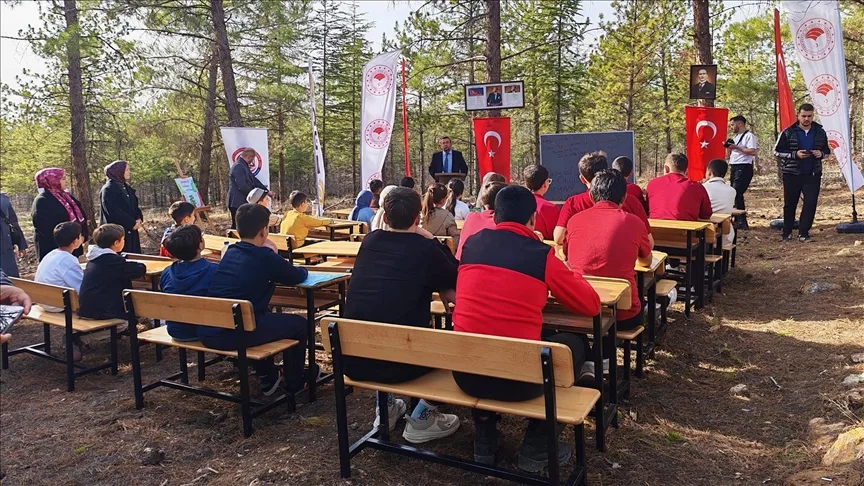 Ankara’da sınıfı bir günlüğüne ormana taşıdılar