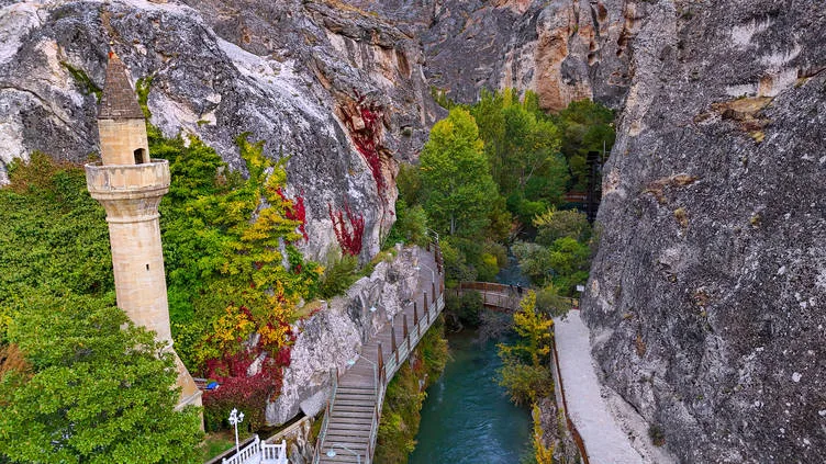 Tohma Kanyonu sonbaharda renk cümbüşüne büründü