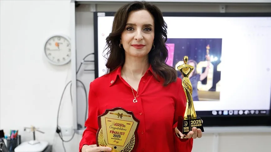 Hacer öğretmen, Birleşik Krallık’ta “Küresel Yaşam Boyu Başarı” ödülüne layık görüldü