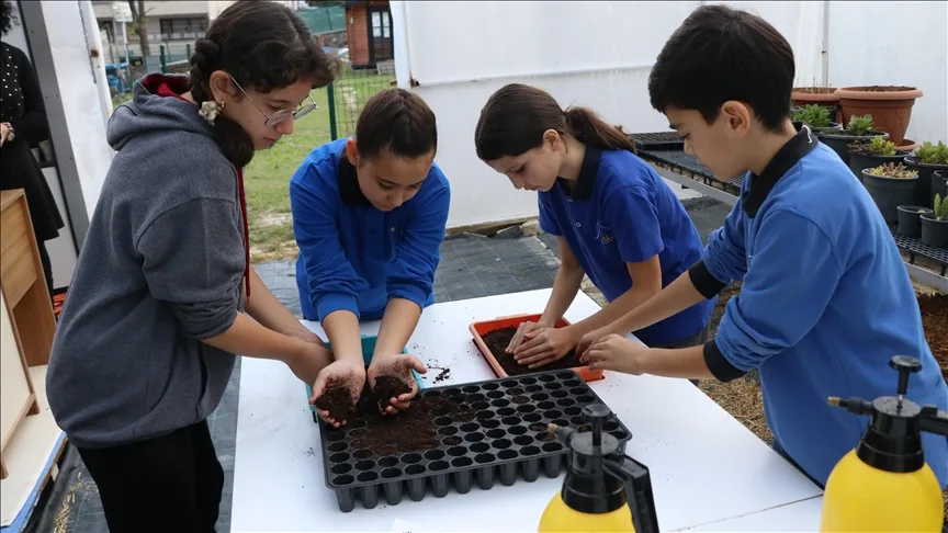Yalova’da öğrenciler 29 endemik bitkiyi geleceğe aktarmak için proje geliştirdi
