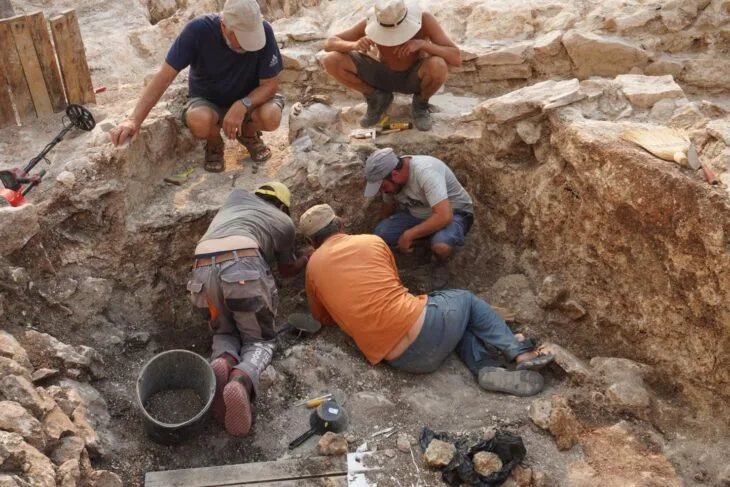 MÖ 2. Yüzyıl Tören Çelengi Takmış Trakyalı Savaşçı Keşfedildi