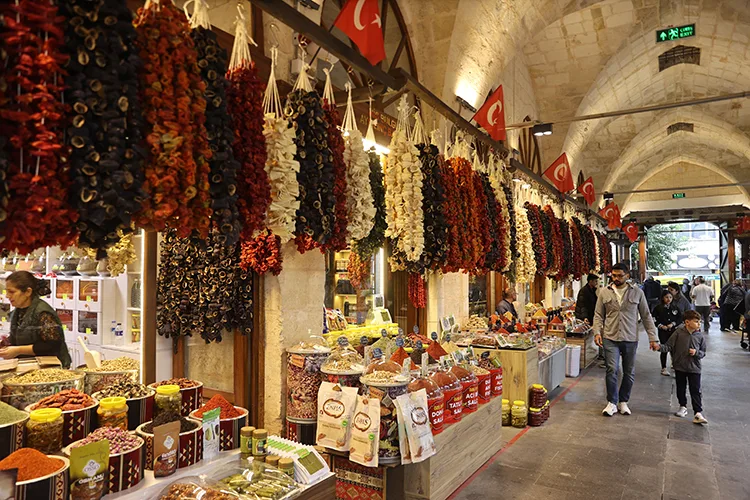 Depremlerden etkilenen Zincirli Bedesten Gaziantep ekonomisine yeniden katkı sağlıyor