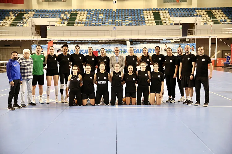 Namağlup lider Sakarya Voleybol’da tek hedef Sultanlar Ligi
