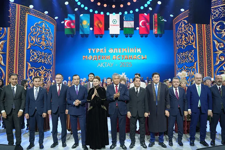 TÜRKSOY’un “Türk Dünyası Kültür Başkenti” ünvanı törenle Aktau’dan Andican’a devredildi