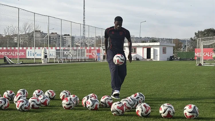 Samsunsporlu Musaba gösterdiği performanstan dolayı mutlu