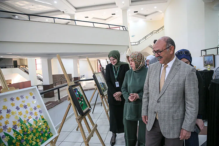 Yeşilay gönüllüsü sanatçı, eserlerinin gelirini bağımlılıktan kurtulmak isteyenler için bağışlayacak