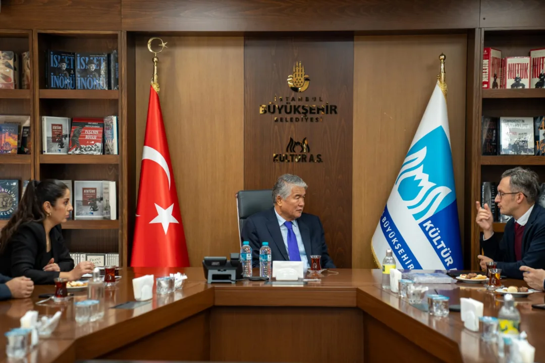 Dünya Türk Dili Ailesi Günü