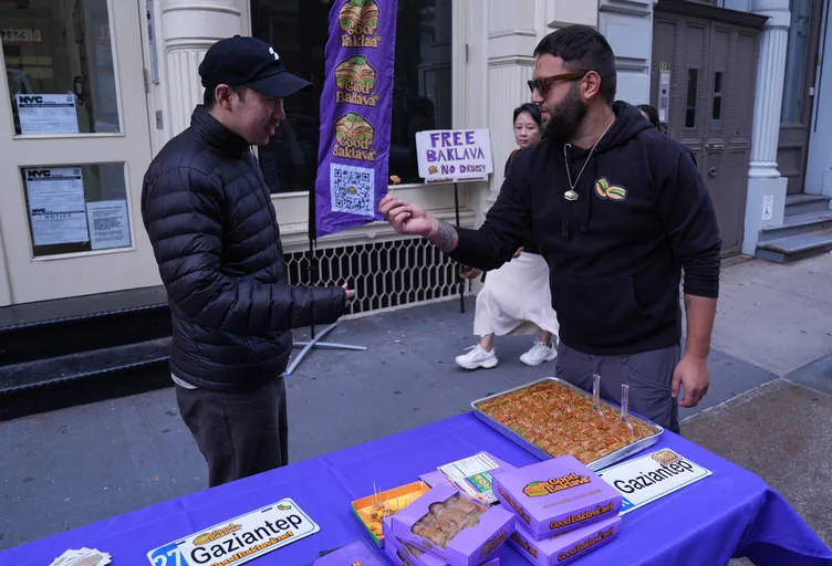 ABD’li girişimci, lezzetine hayran kaldığı Antep baklavasını iş fırsatına dönüştürdü