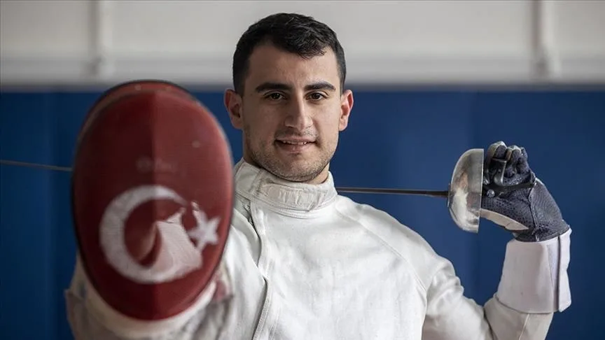 Milli para eskrimci Hakan Akkaya, Tayland’daki Dünya Kupası’nda bronz madalya aldı