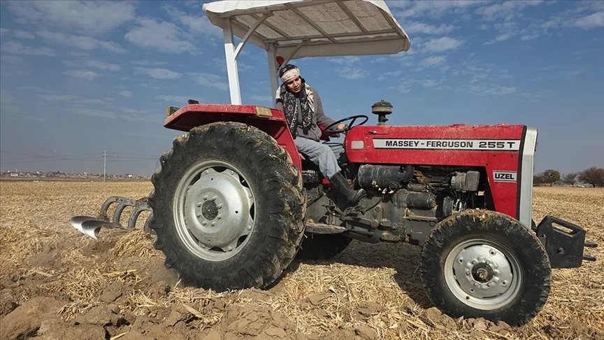 Çiftçi babanın en büyük destekçisi kızı oldu