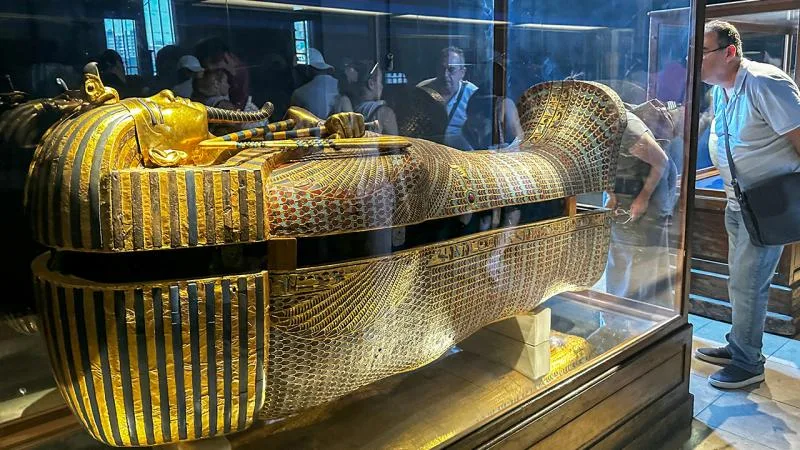 Tutankhamun’un mezarı ilk kez tamamen sergileniyor