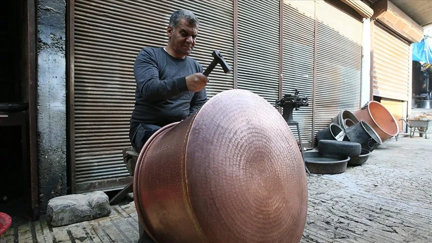 Bakırcılığın Kahramanmaraş’taki son temsilcileri mesleği yaşatmaya çalışıyor