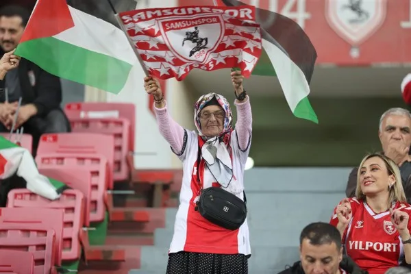 Samsunspor’un ‘Fanatik Nineler’i Maç Kaçırmıyor!