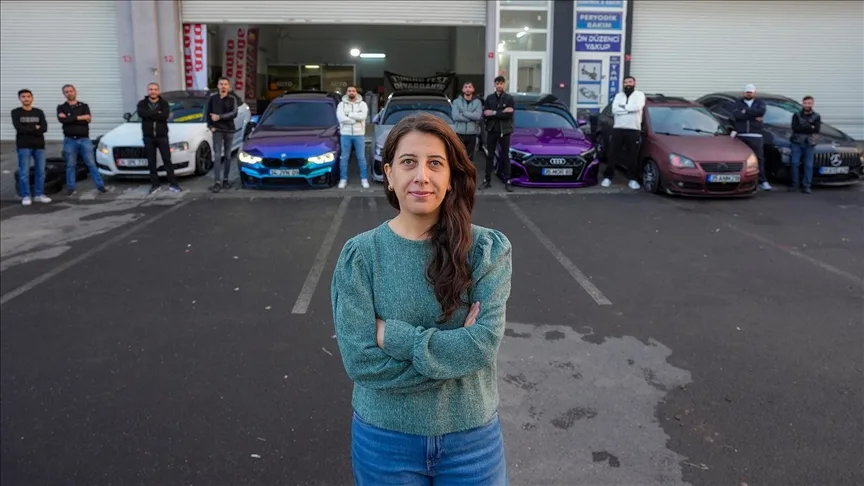 Modifiye ustası kadın Diyarbakır’daki otomobil tutkunlarını tek çatı altında buluşturuyor