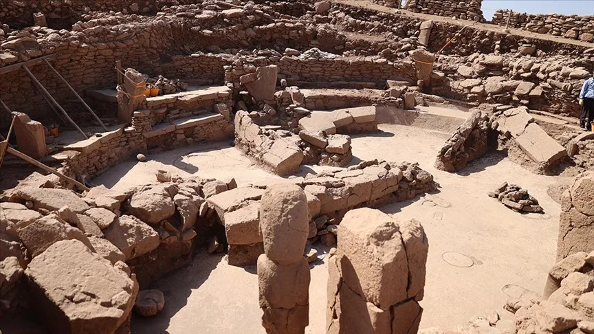 Karahantepe’de amfi tiyatroyu andıran Neolitik mimari yapı ortaya çıkarıldı