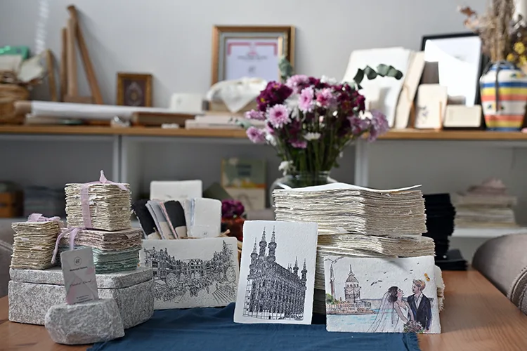 Atık kağıtlar “Medeniyet Hamuru” ile usta ellerde yeniden hayat buluyor