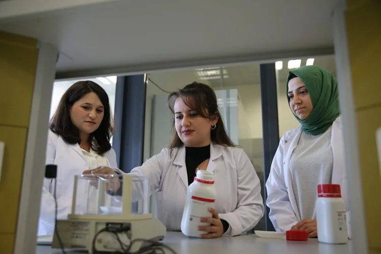 Niğde’de akademisyen doğal tohum kaplama malzemesi geliştirdi