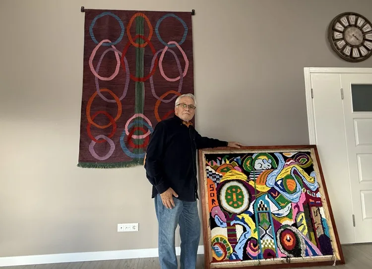 Annesinin halı tezgahında öğrendiği dokumayı akademik kariyerine taşıdı