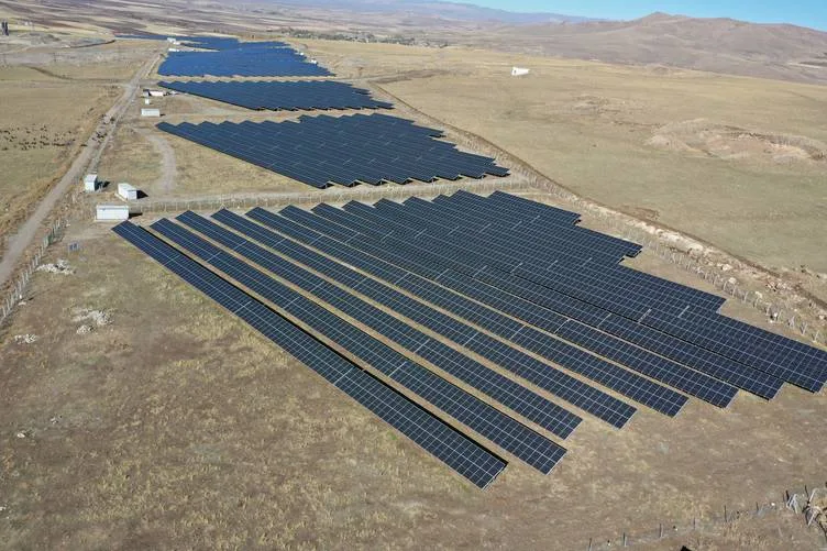 Ağrı’nın güneşi devlet desteğiyle elektrik enerjisine dönüşüyor