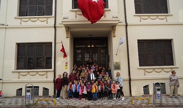 Edremit Belediyesi Atatürk Kültür Evi’ne ziyaretçi akını