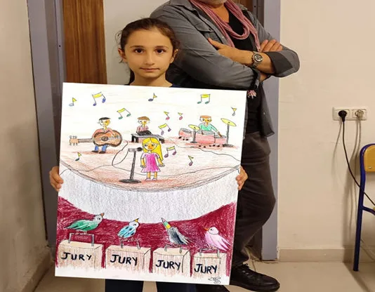 Sinop’ta ilkokul öğrencisi çizdiği karikatürle dünya birincisi oldu