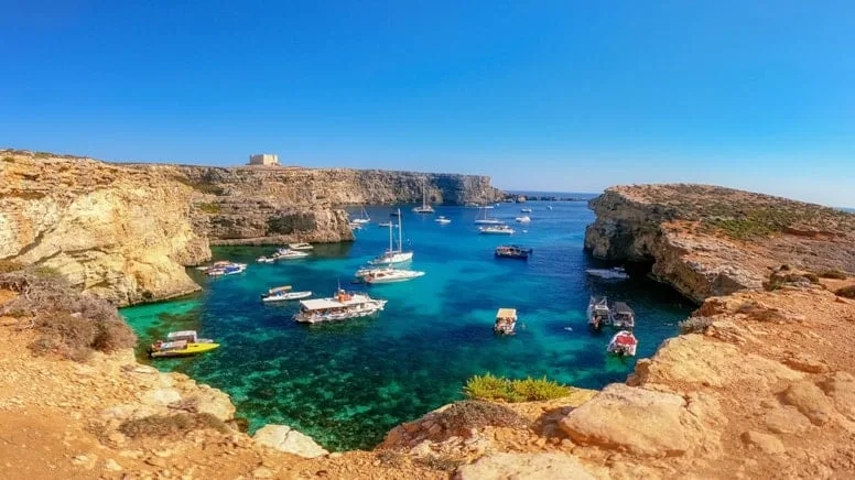 Sanki İngiltere’nin güneşli versiyonu.. Neredeyse hiç verg yok: Herkes oraya taşınıyor