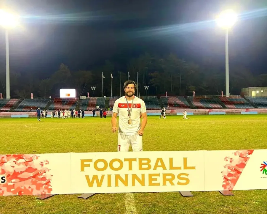 Japonya’daki Deaflympics’te Elazığ, futbol ve karate branşlarında tarihi başarılar kazandı.