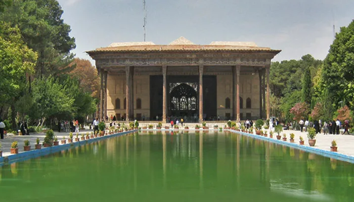 İsfahan’daki Çehel Sütun Sarayı