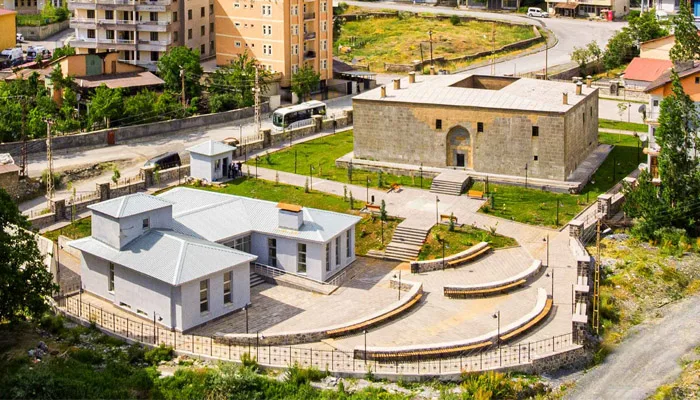 Hakkâri’nin Sembollerinden Meydan Medresesi