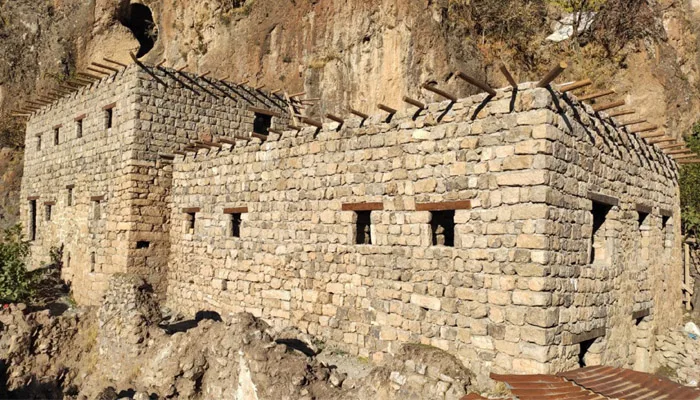 Tarihe Tanıklık Eden Taş Evler