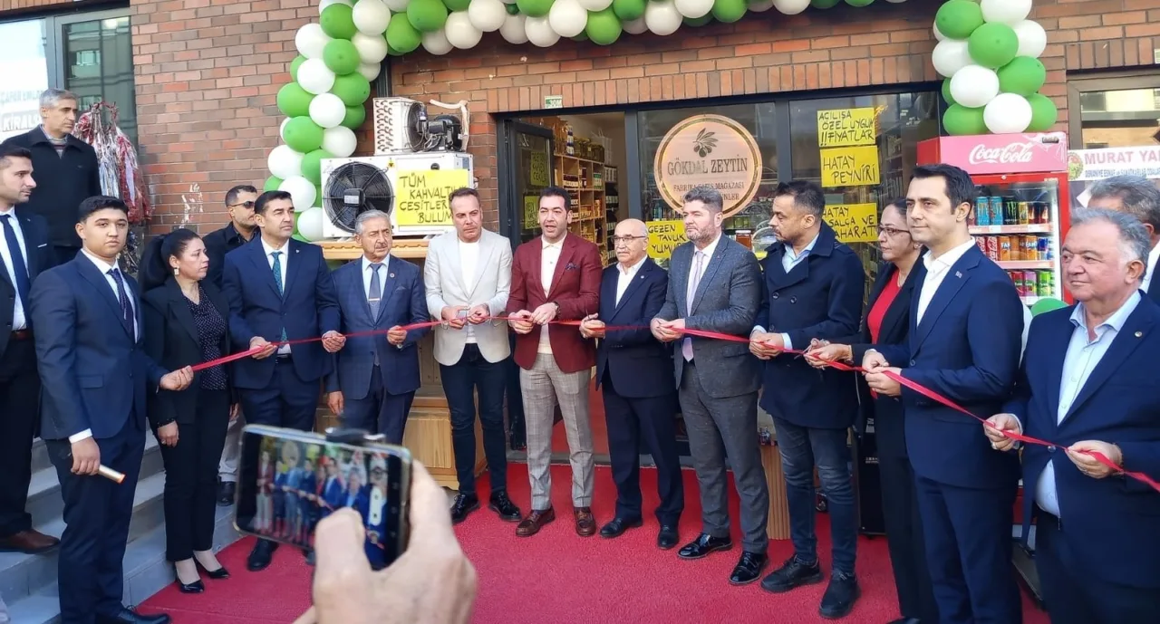 Osmaniye Metin Tamer Sitesinde İlk İşyeri Açılışını Gökdal Zeytin-Zeytinyağı ve Şarküteri Gerçekleştirdi