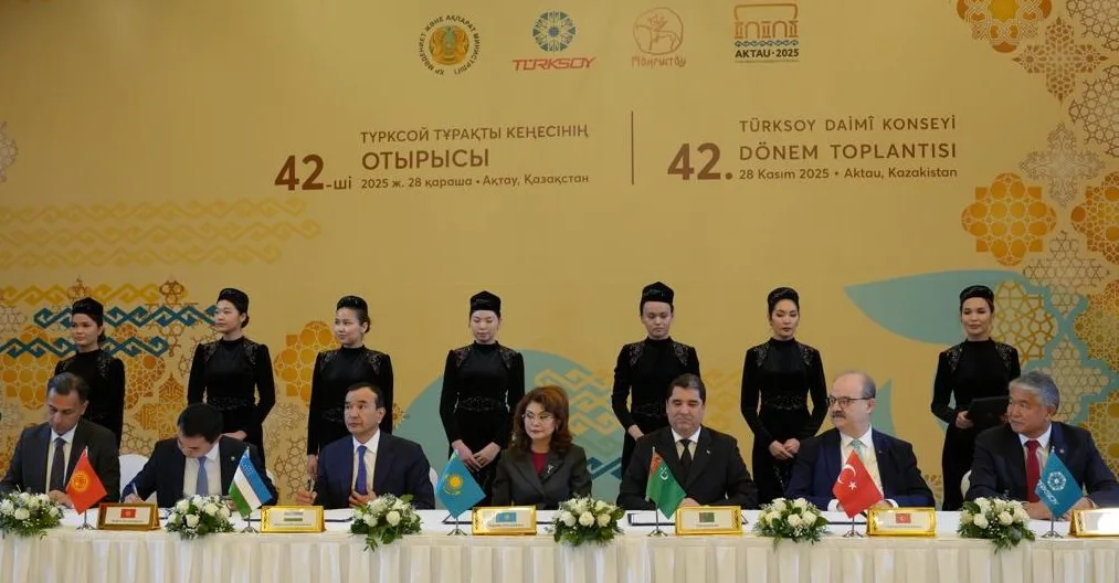 Türk Dünyası’nın Kalbinin Attığı Aktau’da Kültür Başkenti Unvanı Andican’a Devredildi