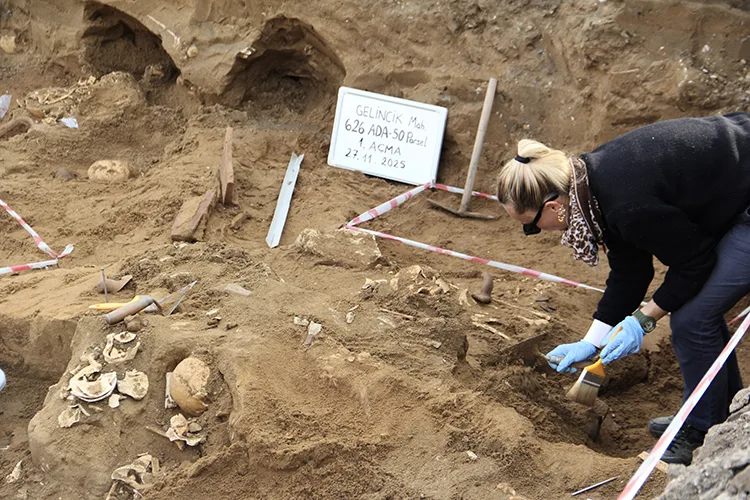 Her yerinden tarih fışkıran Sinop’ta tarihi eserler titizlikle çıkarılıyor