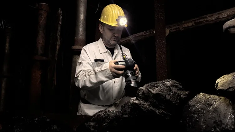 Madencilerin “kara elmas” mesaisi, fotoğraf karelerinde ölümsüzleşiyor