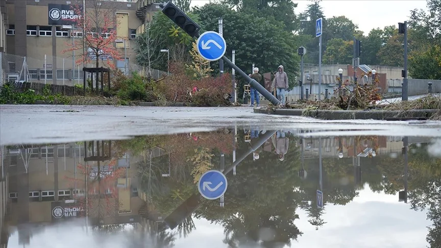Fransa’nın güneyinde şiddetli yağışlar nedeniyle turuncu alarm verildi