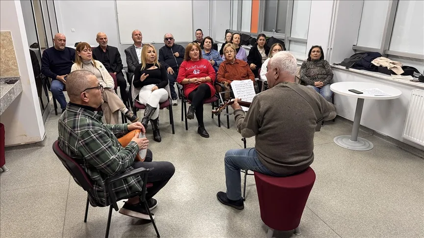 Müziğin birleştirici gücünde buluşan farklı meslek grupları 10 yıldır kulakların pasını siliyor