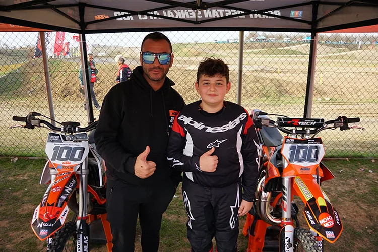 Şampiyon motosikletçi Berat Şenkalaycı babasının izinden gidiyor