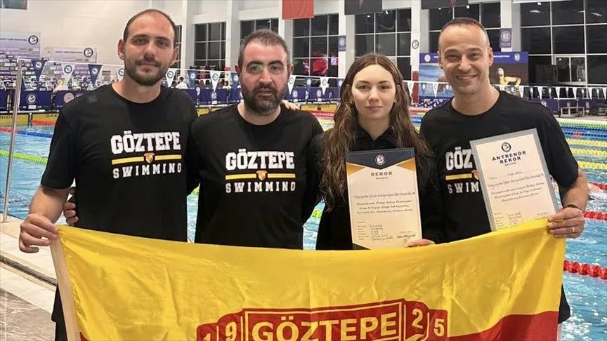Milli yüzücü Derin Akar, Antalya’daki şampiyonada 11 yıllık Türkiye rekorunu kırdı