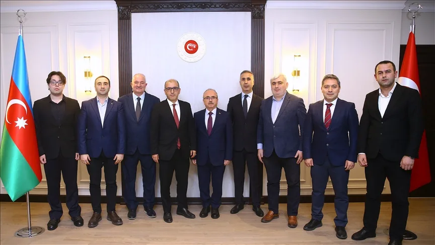 Türk gazetecilere “Azerbaycan Basınının 150. Yılı” madalyası