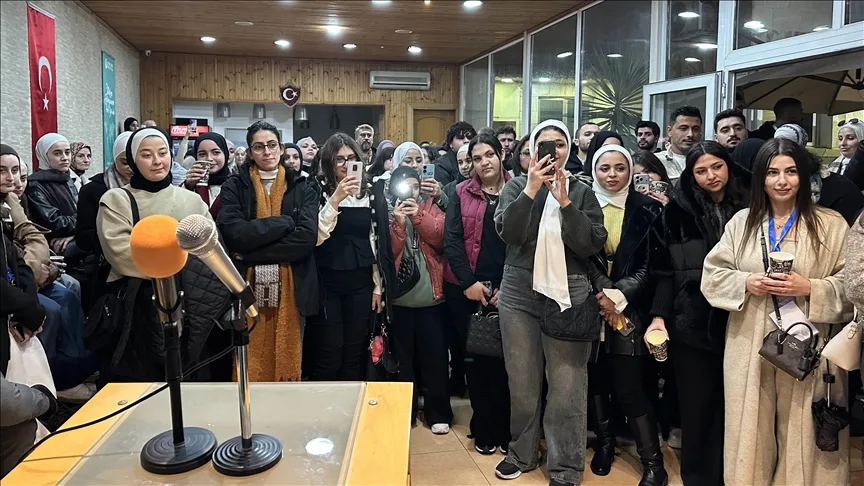 Ürdünlü gençlerin kurduğu Türkçe sevdalıları grubu Amman’daki Yunus Emre Enstitüsü’nde buluştu