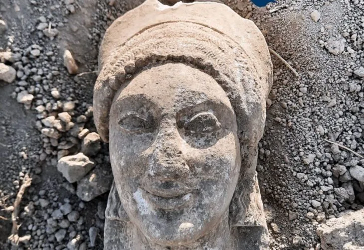 Antik Mermer Gizemi: Etrüsklerin Kalbinde 2.500 Yıllık Nadir Yunan Heykeli Bulundu
